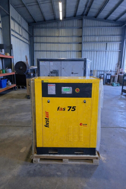 máy nén khí firstair tiếp kiệm điện của việt nhật