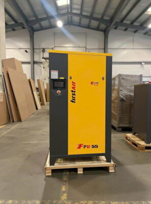 Máy nén khí trục vít biến tần FirstAir FPM 55 công suất 55kW nhìn từ phía trước